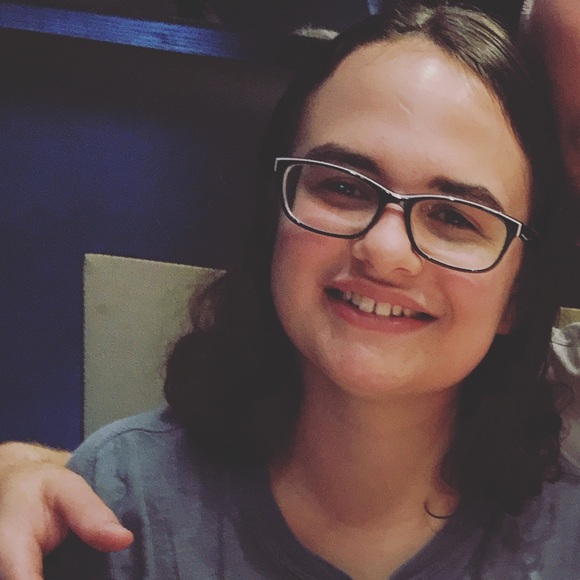 Meet your Posher, Hannah - Picture 1 of 1